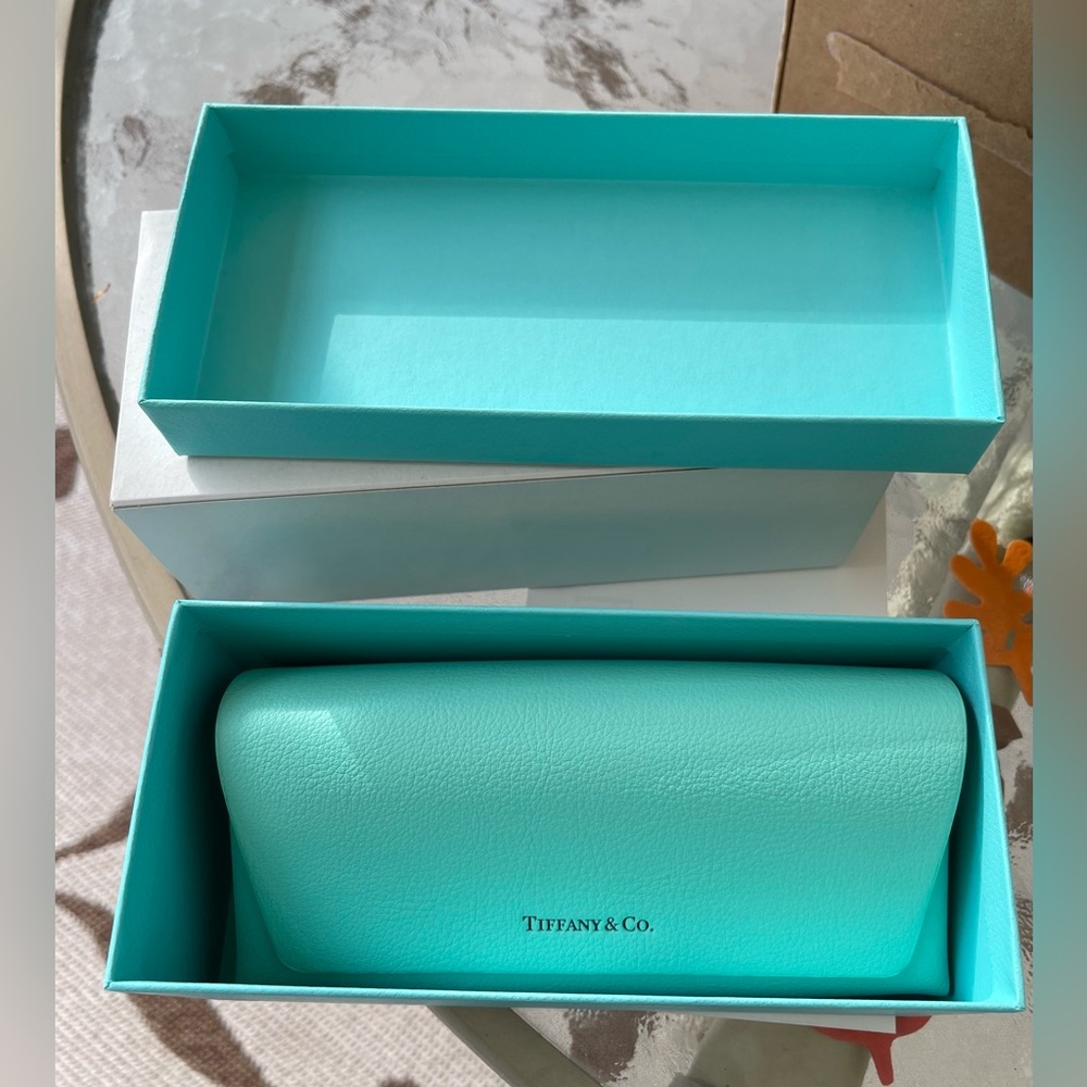 NEW Tiffany & Co. Studded Aviator Sunglasses in silver and blue gradient - Picture 5 of 16